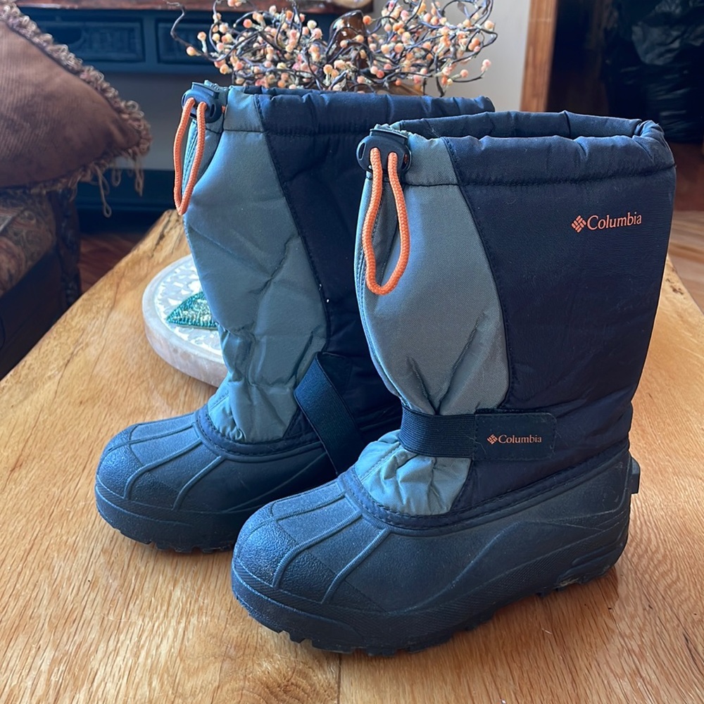 Columbia boys winter boots